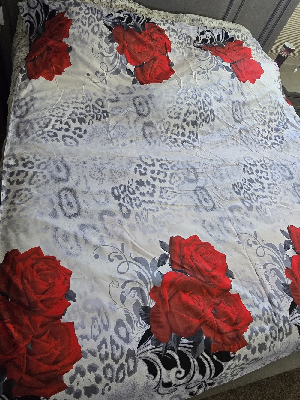 Red Rose Reversible Duvet Queen 3 Piece Set